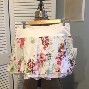 Joe Benbasset short skirt